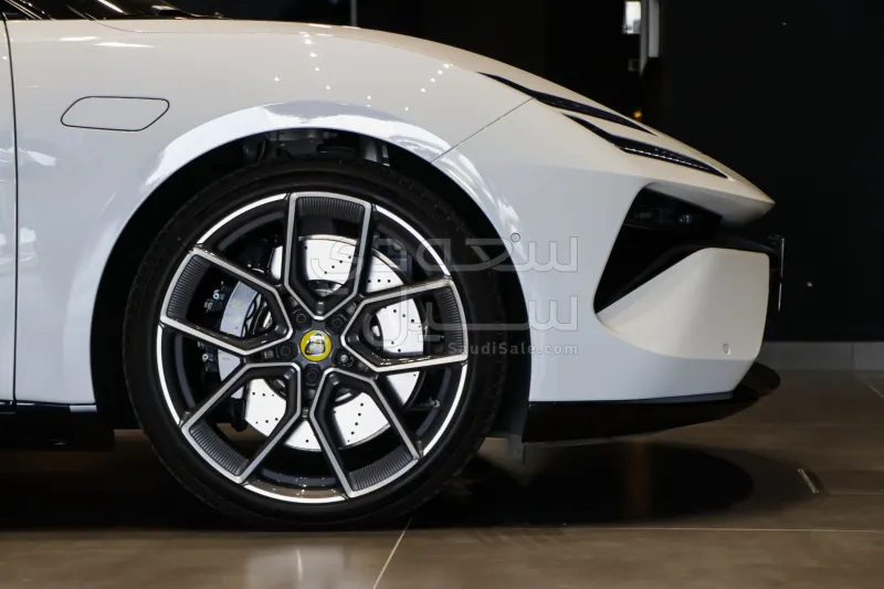 2025 لوتس ايميا اس