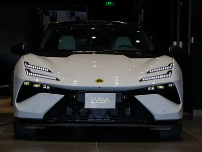 2025 لوتس ايميا اس