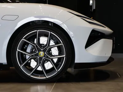 2025 لوتس ايميا اس