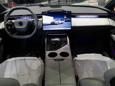 2025 لوتس ايميا اس