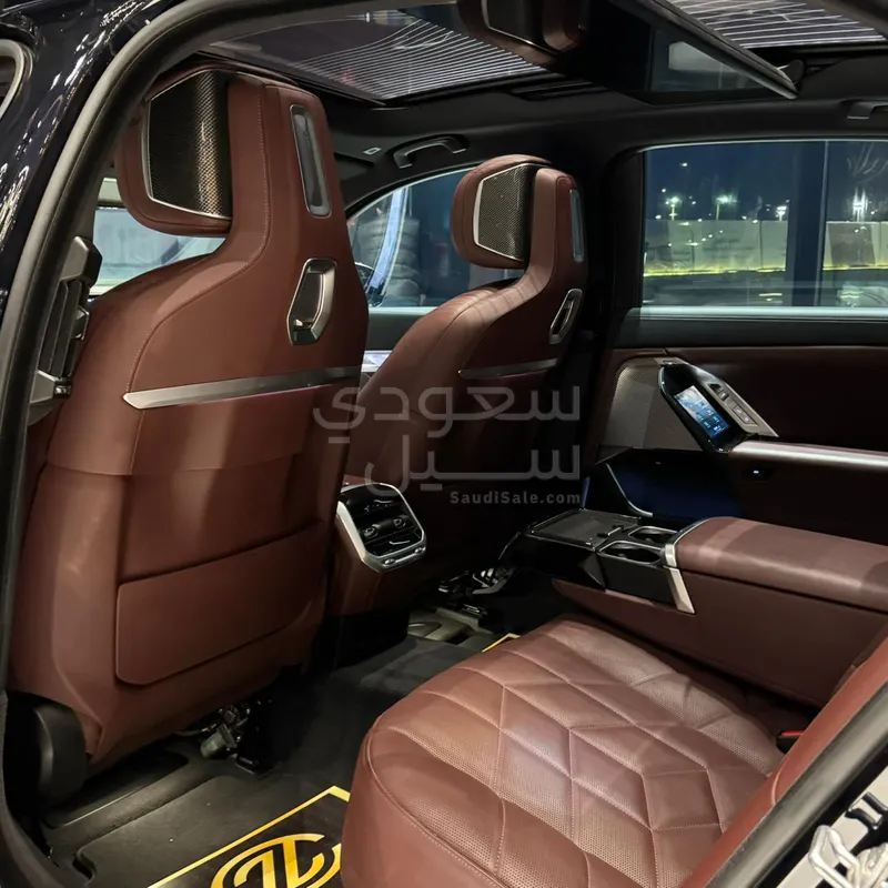 2024 بي ام دبليو الفئة السابعة 735أي