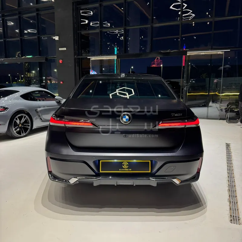 2024 بي ام دبليو الفئة السابعة 735أي