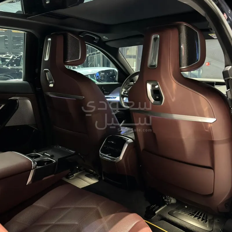 2024 بي ام دبليو الفئة السابعة 735أي