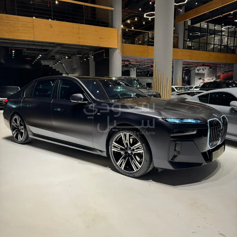 2024 بي ام دبليو الفئة السابعة 735أي