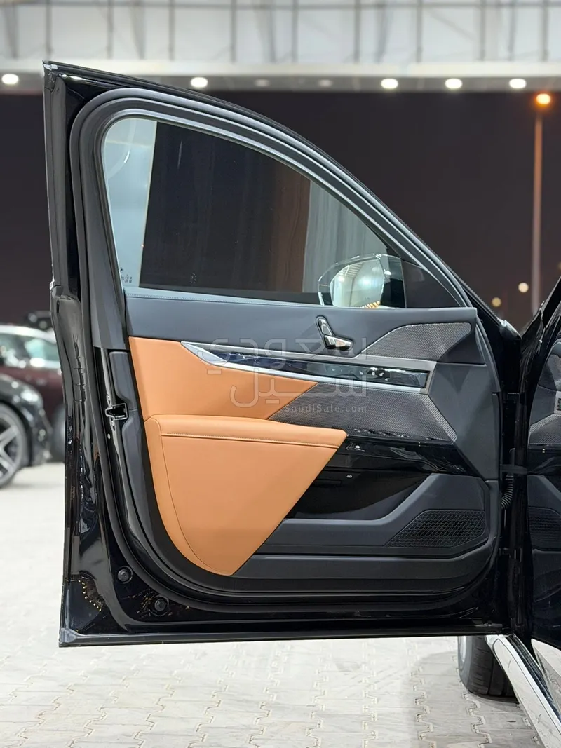 2026 بي ام دبليو الفئة السابعة 735أي