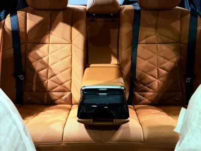 2026 بي ام دبليو الفئة السابعة 735أي