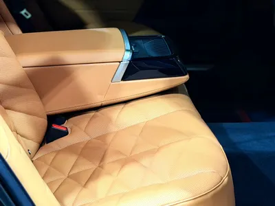 2026 بي ام دبليو الفئة السابعة 735أي