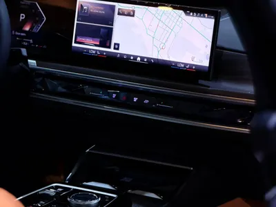 2026 بي ام دبليو الفئة السابعة 735أي