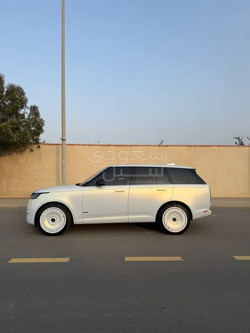 2023 لاند روفر رينج روفر فوج اوتوبيوغرافي