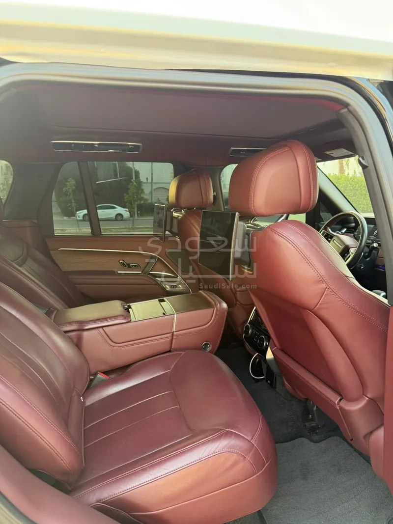 2023 لاند روفر رينج روفر فوج اوتوبيوغرافي