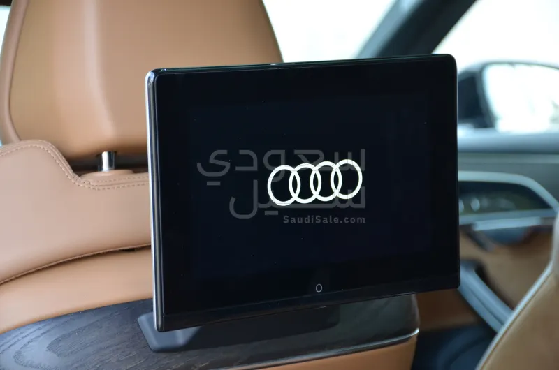 2021 اودي اي 8 ال 55تي اف اس أي