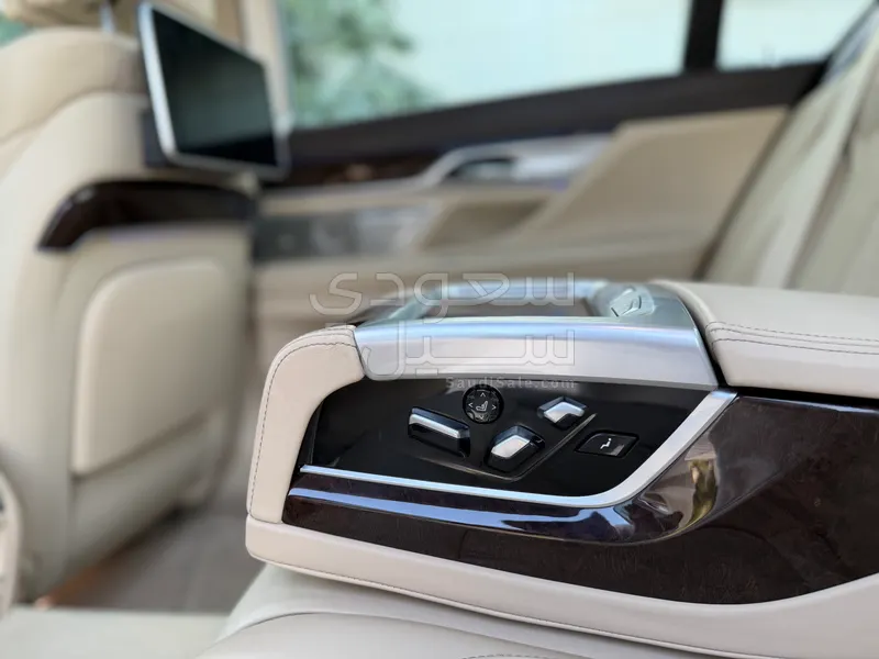 2016 بي ام دبليو الفئة السابعة 750 إل أي