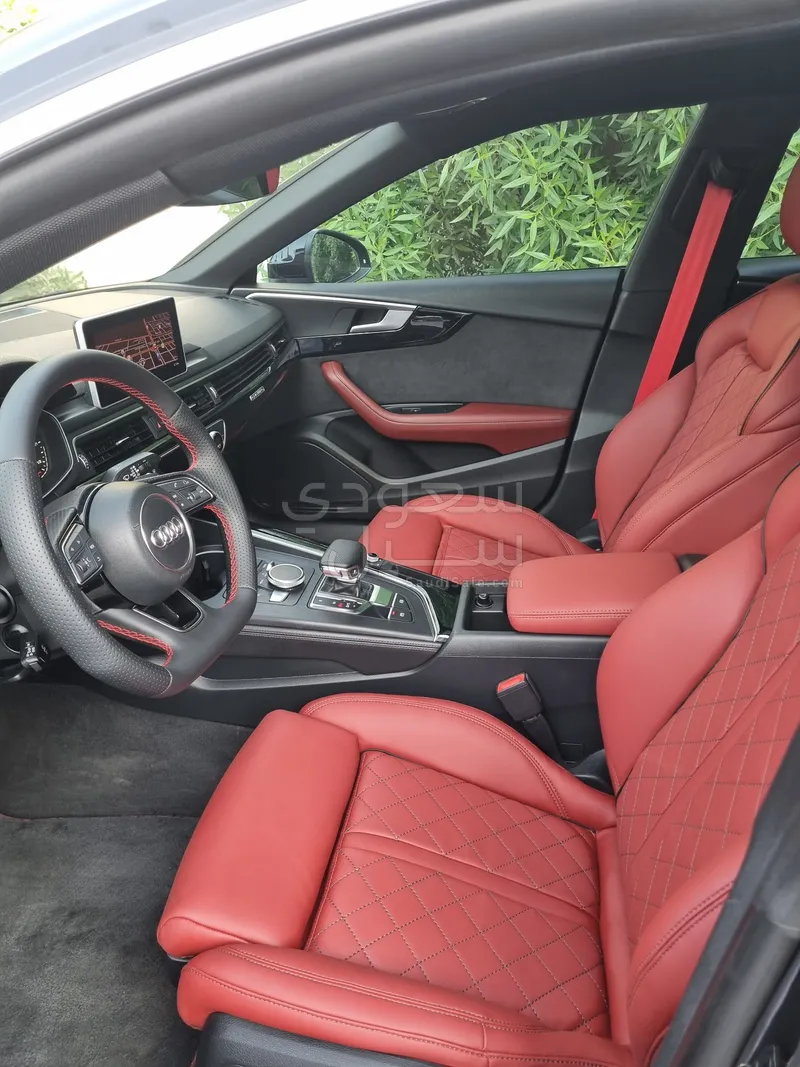 2018 اودي اي 5 45 تي اف اس اي اس لاين