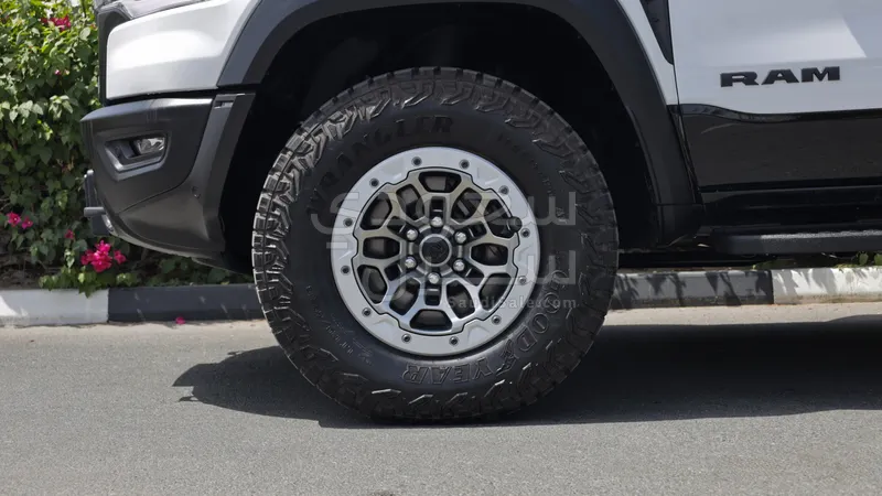 2025 دودج رام تي ار اكس