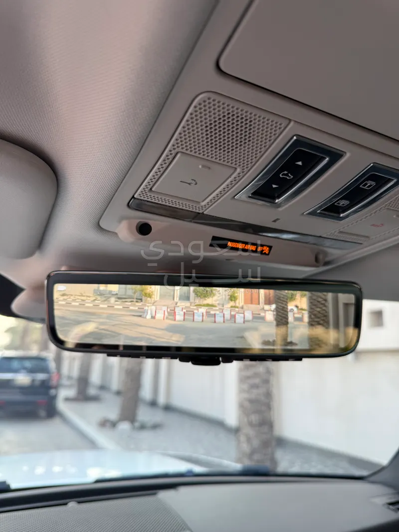 2020 لاند روفر ديفيندر 110