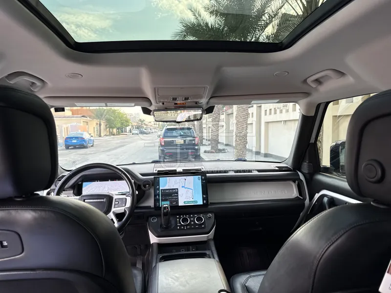 2020 لاند روفر ديفيندر 110