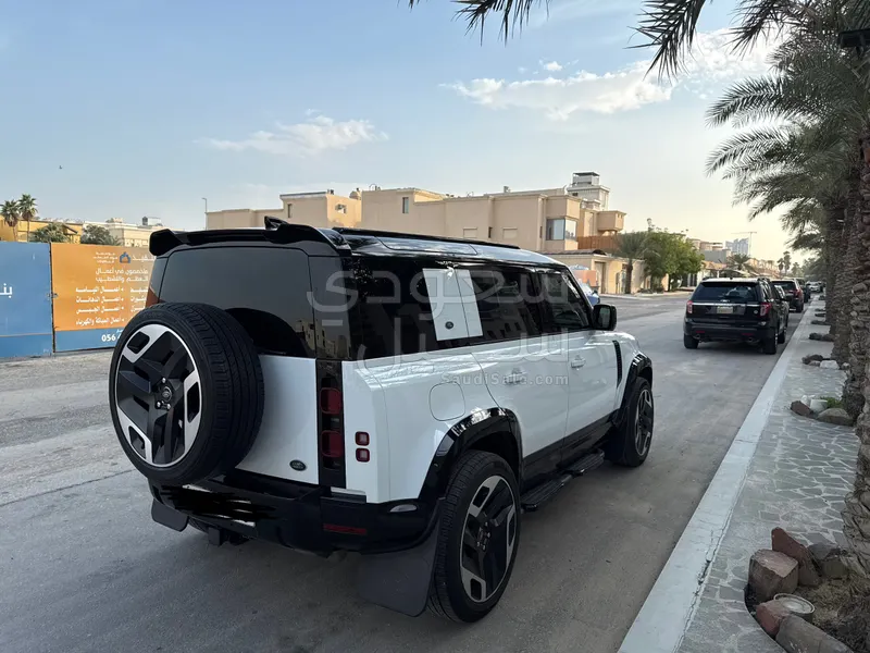 2020 لاند روفر ديفيندر 110