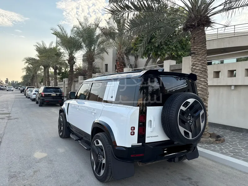 2020 لاند روفر ديفيندر 110