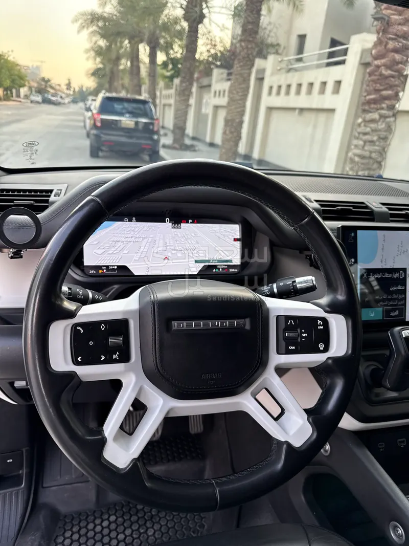 2020 لاند روفر ديفيندر 110