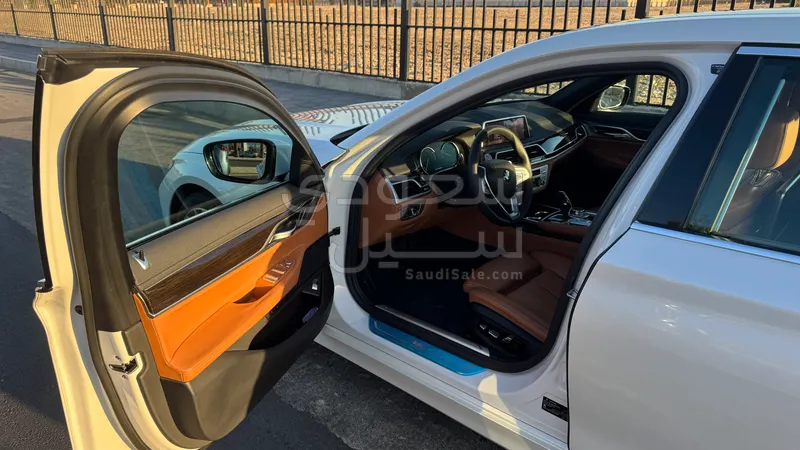 2019 بي ام دبليو الفئة السابعة 740 إل أي