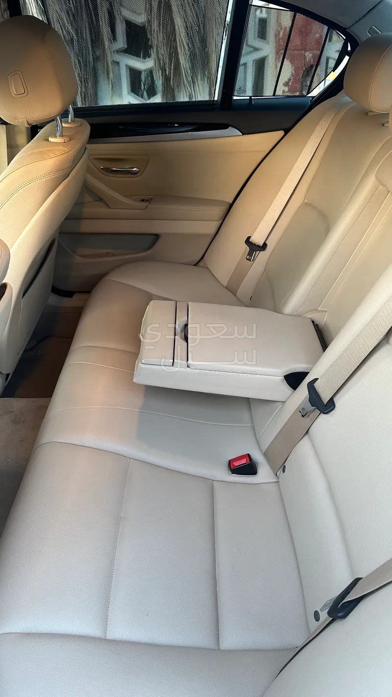 2015 بي ام دبليو الفئة الخامسة 520 أي