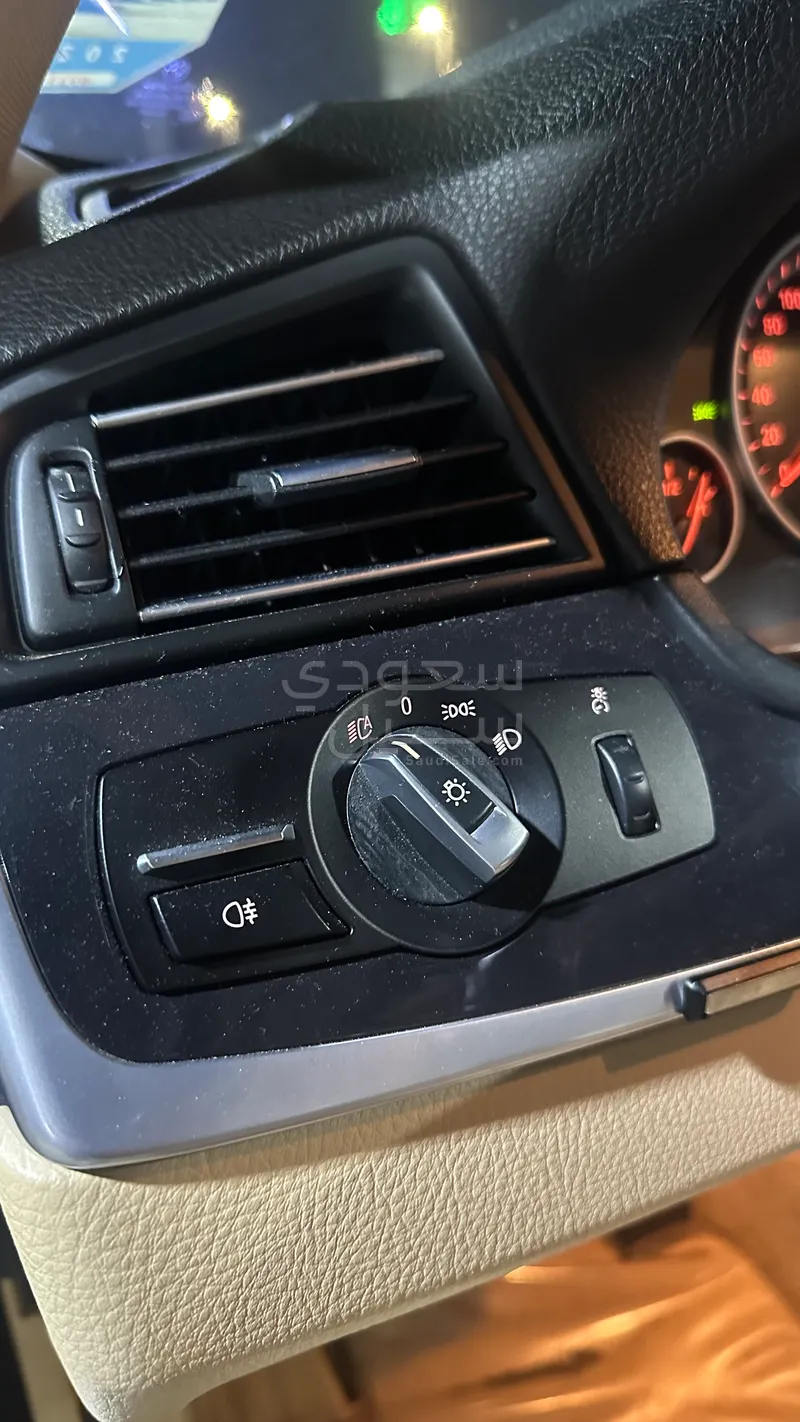 2015 بي ام دبليو الفئة الخامسة 520 أي