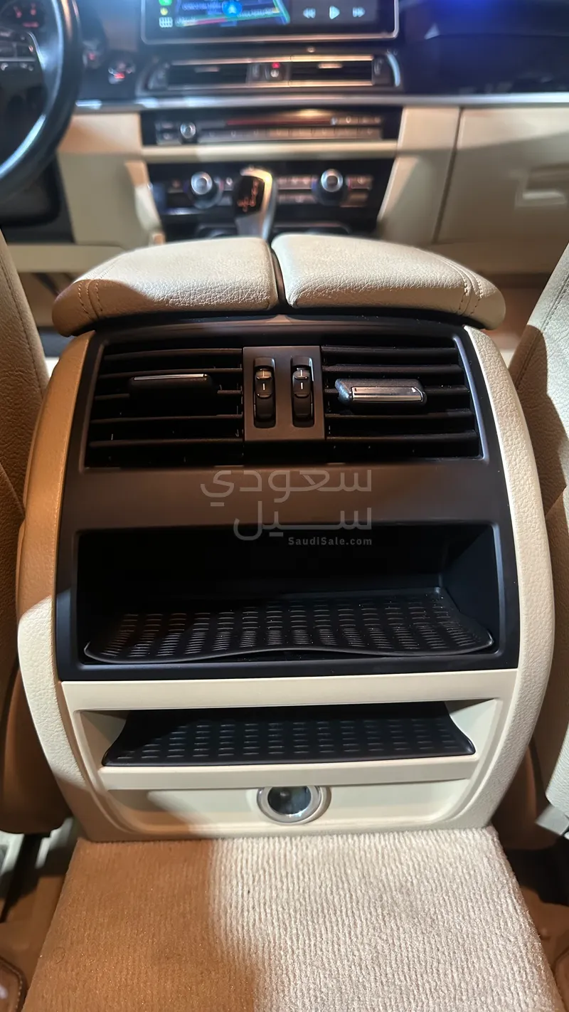 2015 بي ام دبليو الفئة الخامسة 520 أي