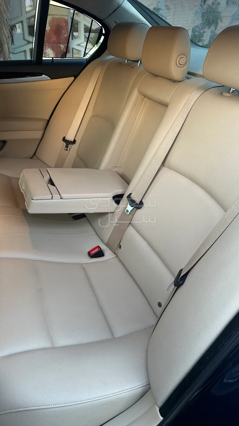 2015 بي ام دبليو الفئة الخامسة 520 أي