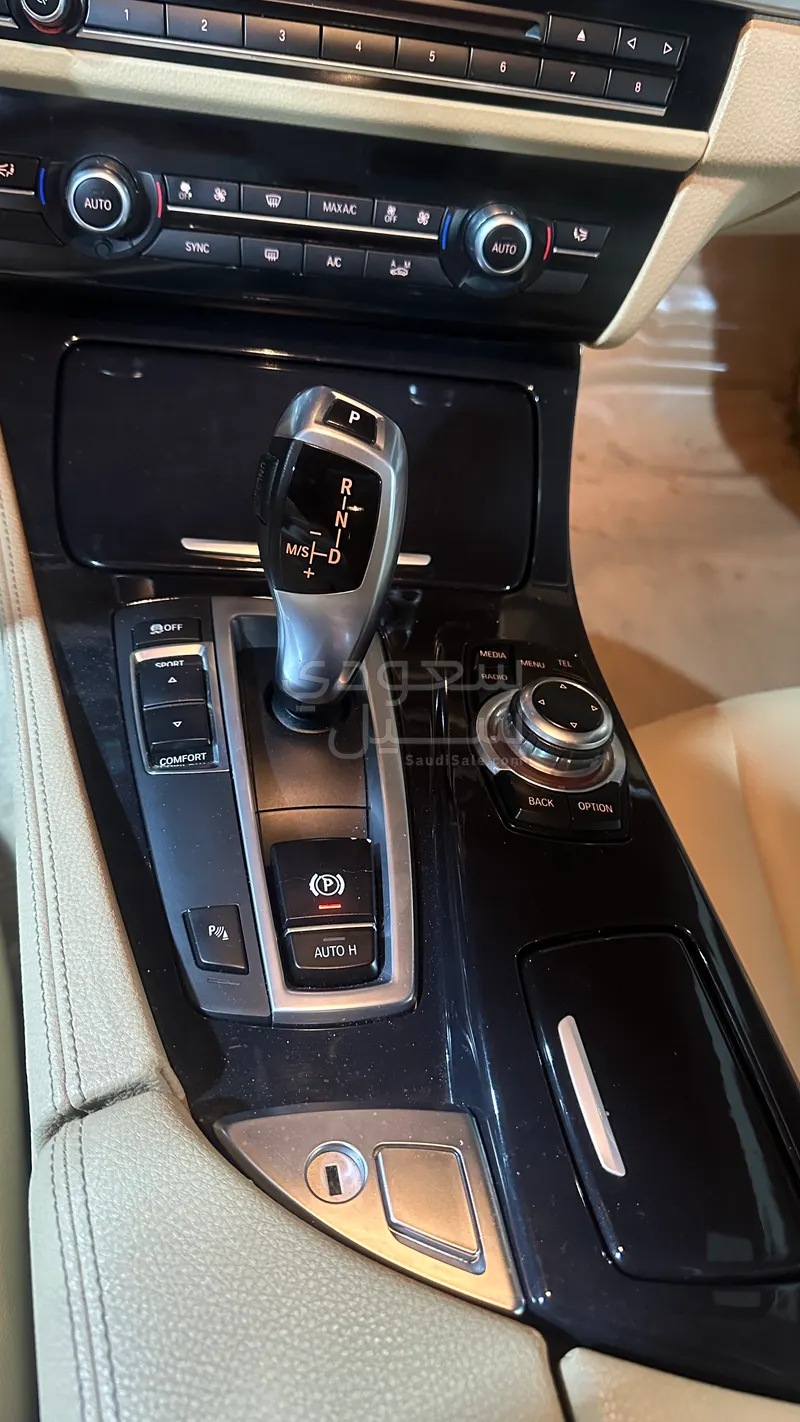 2015 بي ام دبليو الفئة الخامسة 520 أي