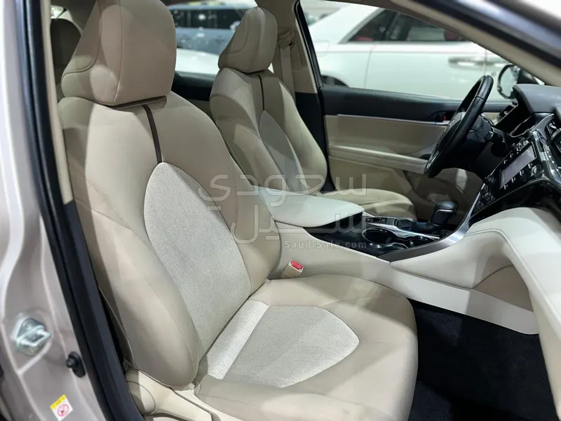 2019 Toyota Camry GLE