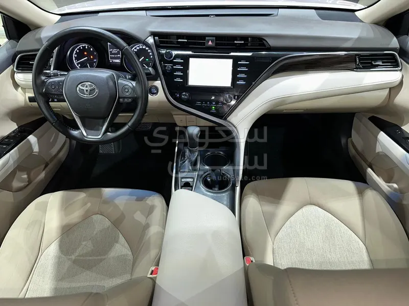 2019 Toyota Camry GLE