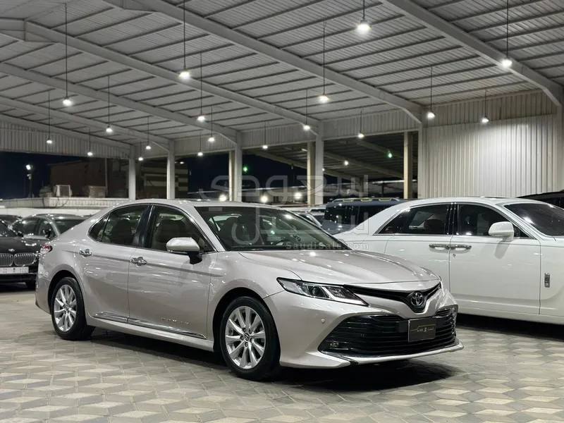 2019 Toyota Camry GLE