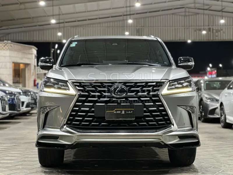 2021 لكزس إل إكس 570