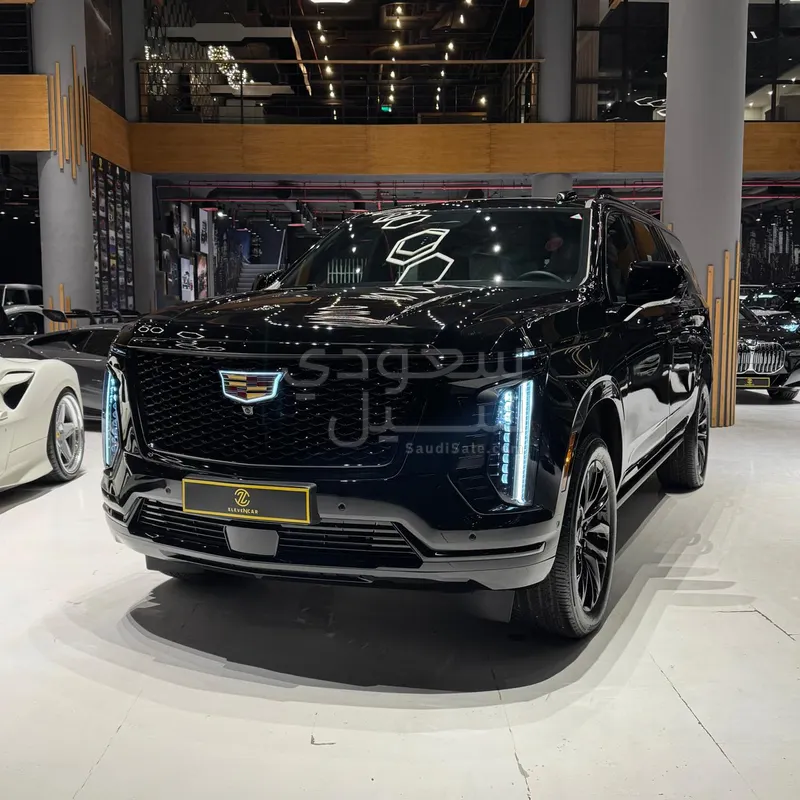 2025 كاديلاك اسكاليد إي إس في