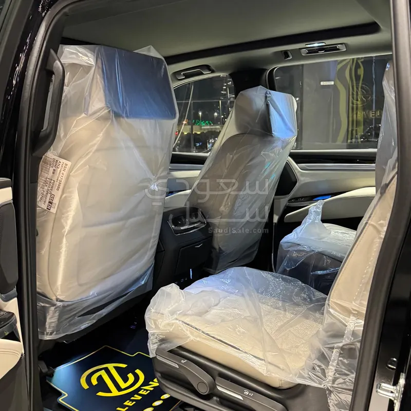 2025 كاديلاك اسكاليد إي إس في