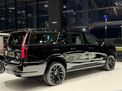 2025 كاديلاك اسكاليد إي إس في