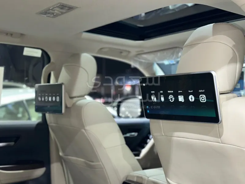 2024 تويوتا لاند كروزر جي اكس ار