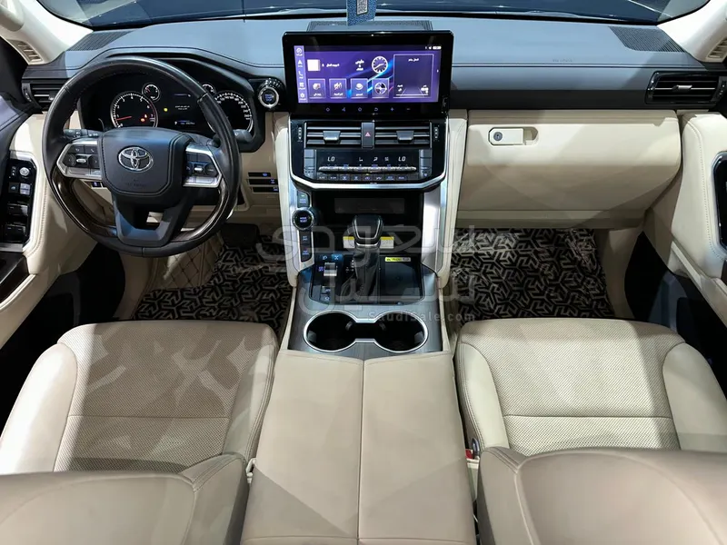 2024 تويوتا لاند كروزر جي اكس ار