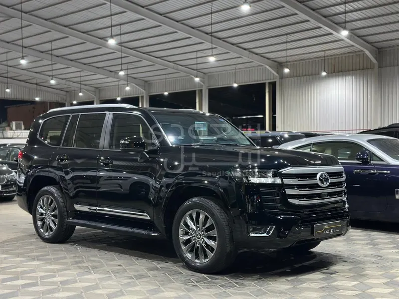 2024 تويوتا لاند كروزر جي اكس ار