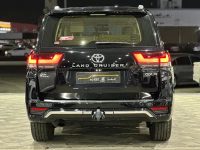 2024 تويوتا لاند كروزر جي اكس ار