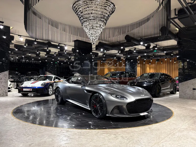 2020 استون مارتن دي بي  اس