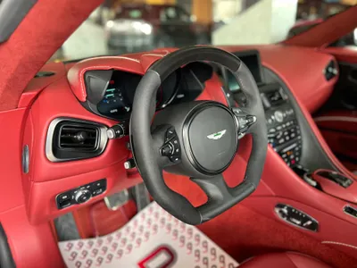 2020 استون مارتن دي بي  اس