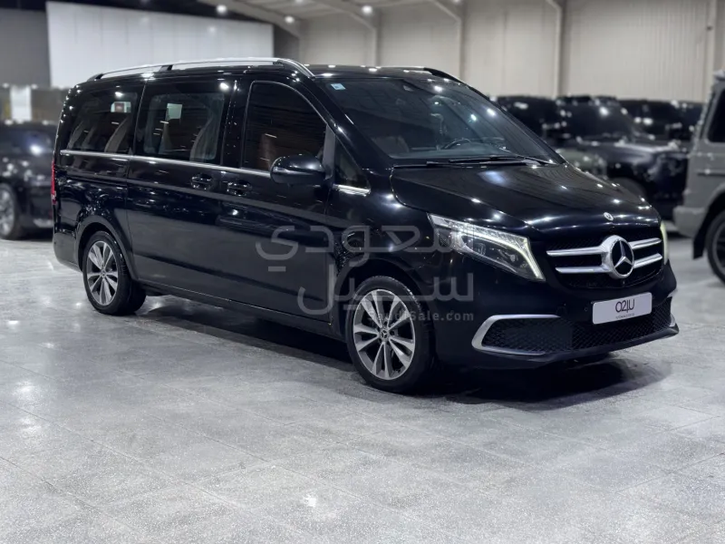 2022 مرسيدس - بنز في 250