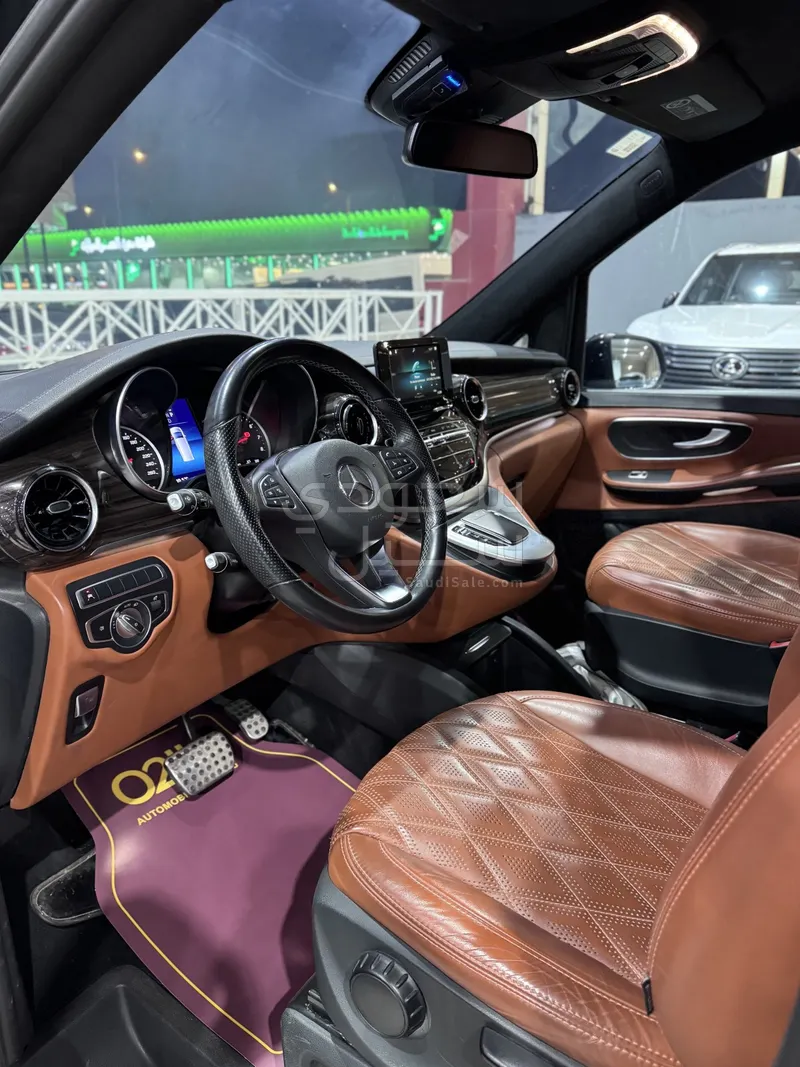 2022 مرسيدس - بنز في 250