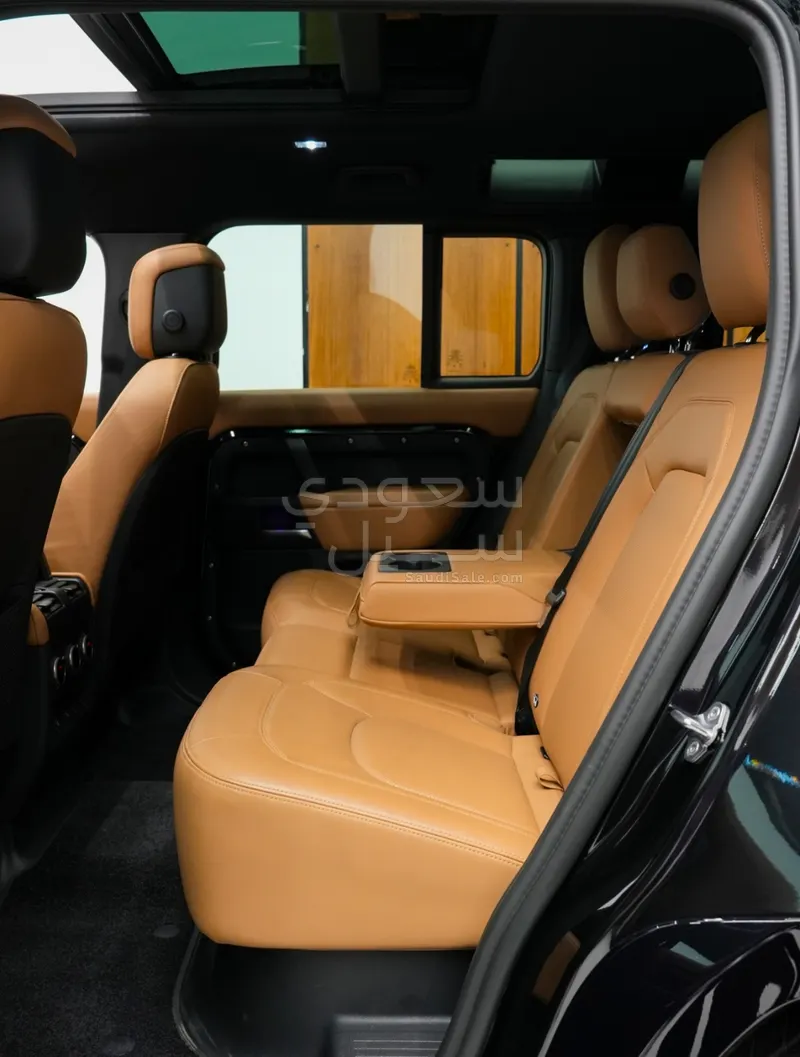 2025 لاند روفر ديفيندر اكس داينمك