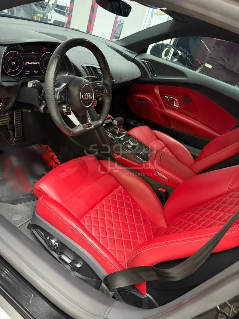 2022 اودي ار 8