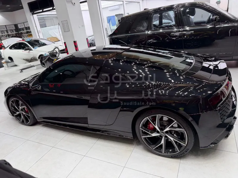 2022 اودي ار 8