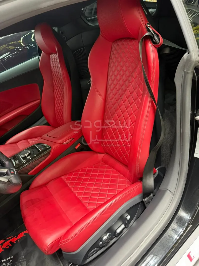 2022 اودي ار 8