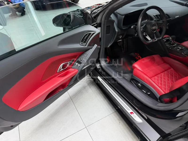 2022 اودي ار 8