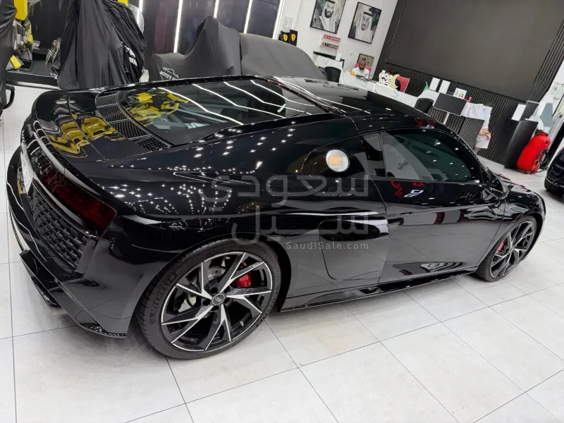 2022 اودي ار 8